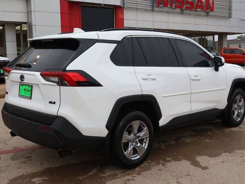 Used 2025 Toyota RAV4 XLE w/ Convenience Package FWD image 6