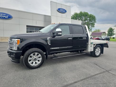 Used 2018 Ford F250 Platinum w/ Platinum Ultimate Package AWD/4WD image 3