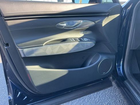 Used 2023 Genesis GV70 3.5T Sport w/ Sport Advanced Package image 10