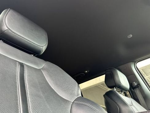 Certified 2024 Jeep Wagoneer Series II w/ Flexible Seating Group RWD image 20
