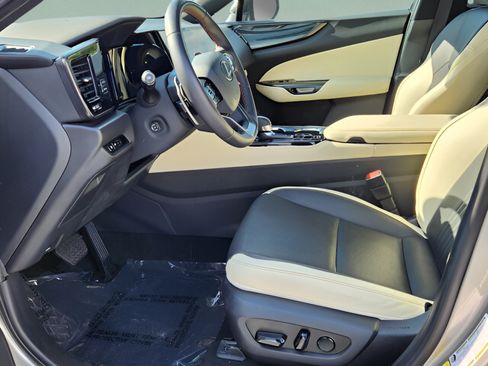 Used 2024 Lexus NX 250 FWD image 10