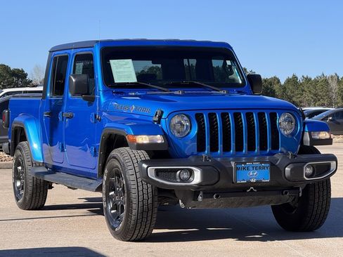 Used 2023 Jeep Gladiator Sport image 9