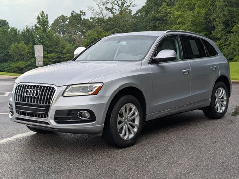 Used 2016 Audi Q5 2.0T Premium Plus w/ Technology Package AWD/4WD image 2