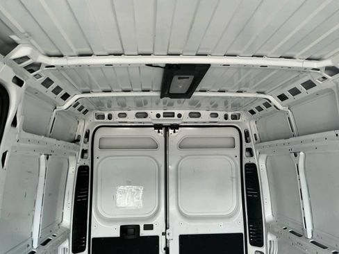 Used 2024 RAM ProMaster 2500 w/ Convenience Group FWD image 19