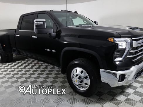 Used 2025 Chevrolet Silverado 3500 LTZ image 3