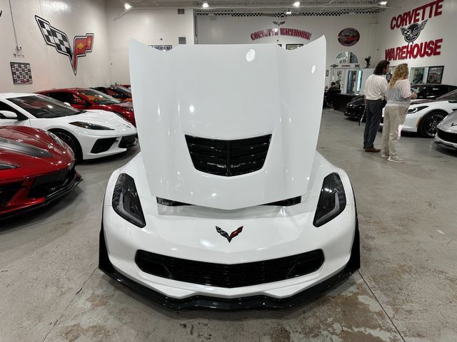 Used 2015 Chevrolet Corvette Z06 w/ 3LZ Preferred Equipment Group RWD image 28