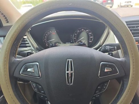 Used 2018 Lincoln MKC Premiere FWD image 17