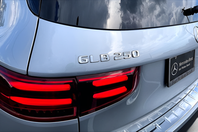 Certified 2026 Mercedes-Benz GLB 250 4MATIC image 34