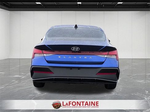 Used 2024 Hyundai Elantra SEL image 4