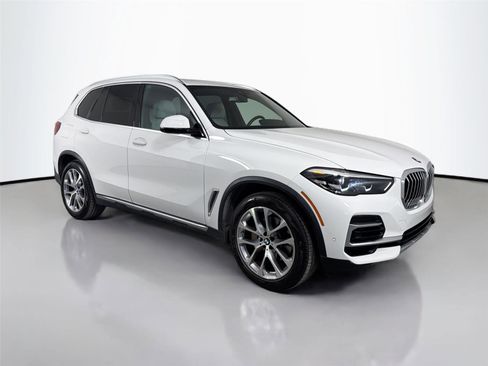 Certified 2023 BMW X5 xDrive40i w/ Luxury Seating Package AWD/4WD image 3