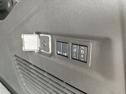 New 2026 Chevrolet Suburban High Country image 14