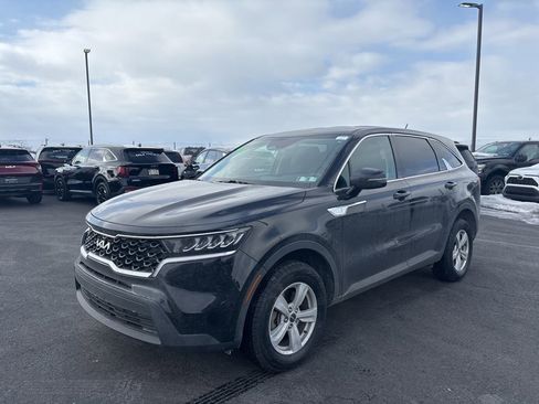 Certified 2023 Kia Sorento LX image 7