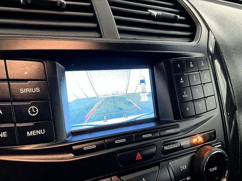 Used 2017 Ford Explorer XLT image 21