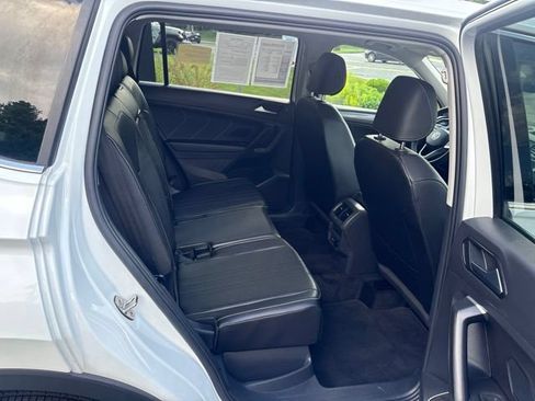 Used 2023 Volkswagen Tiguan SE w/ Panoramic Sunroof Package AWD/4WD image 15