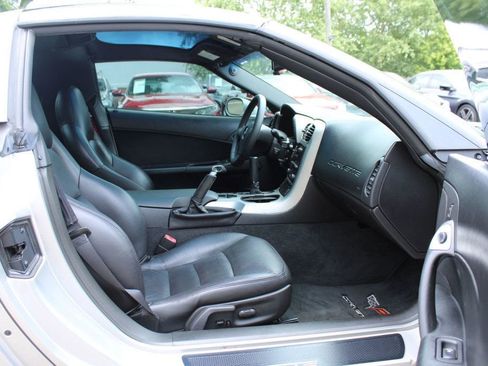 Used 2005 Chevrolet Corvette Coupe w/ Preferred Equipment Group RWD image 29