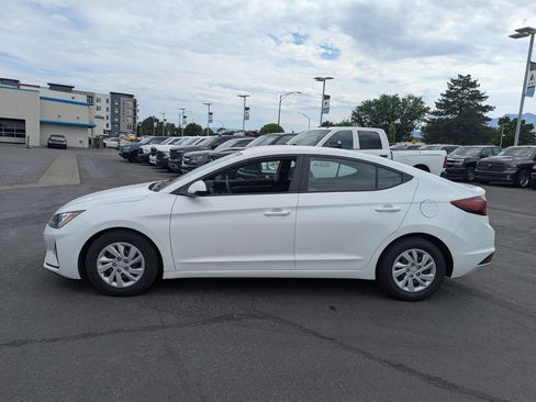 Used 2019 Hyundai Elantra SE w/ Cargo Package FWD image 7