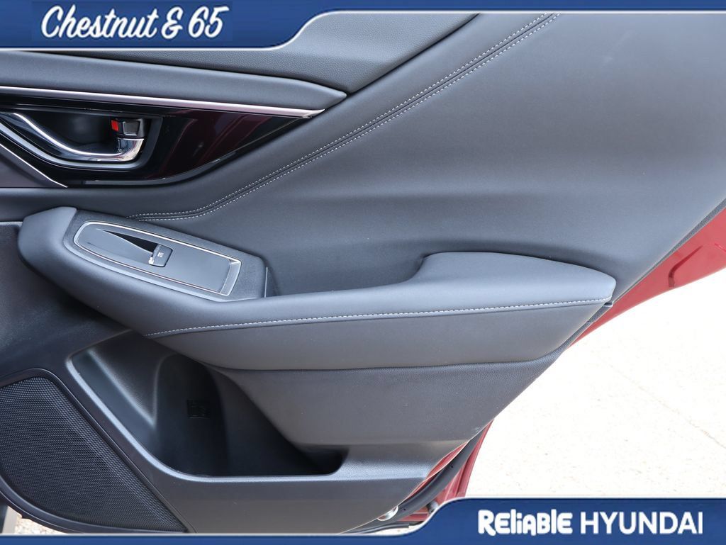 Used 2025 Subaru Outback Limited AWD/4WD image 11