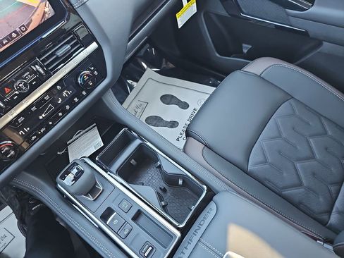 New 2026 Nissan Pathfinder Platinum w/ Cargo Package FWD image 29