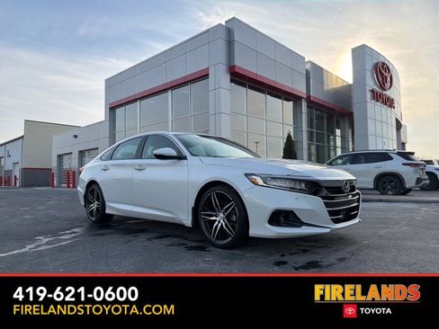 Used 2022 Honda Accord Touring image 1