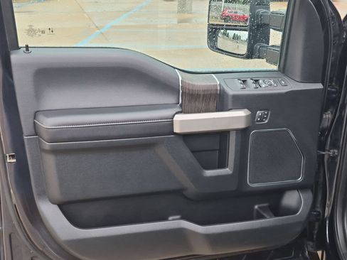 Used 2021 Ford F250 Lariat AWD/4WD image 12