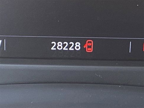 Used 2021 Cadillac XT4 Luxury w/ Cold Weather Package image 26