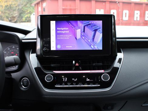 Used 2024 Toyota Corolla SE image 2