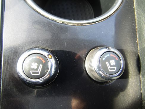 Used 2017 Nissan Maxima Platinum image 32