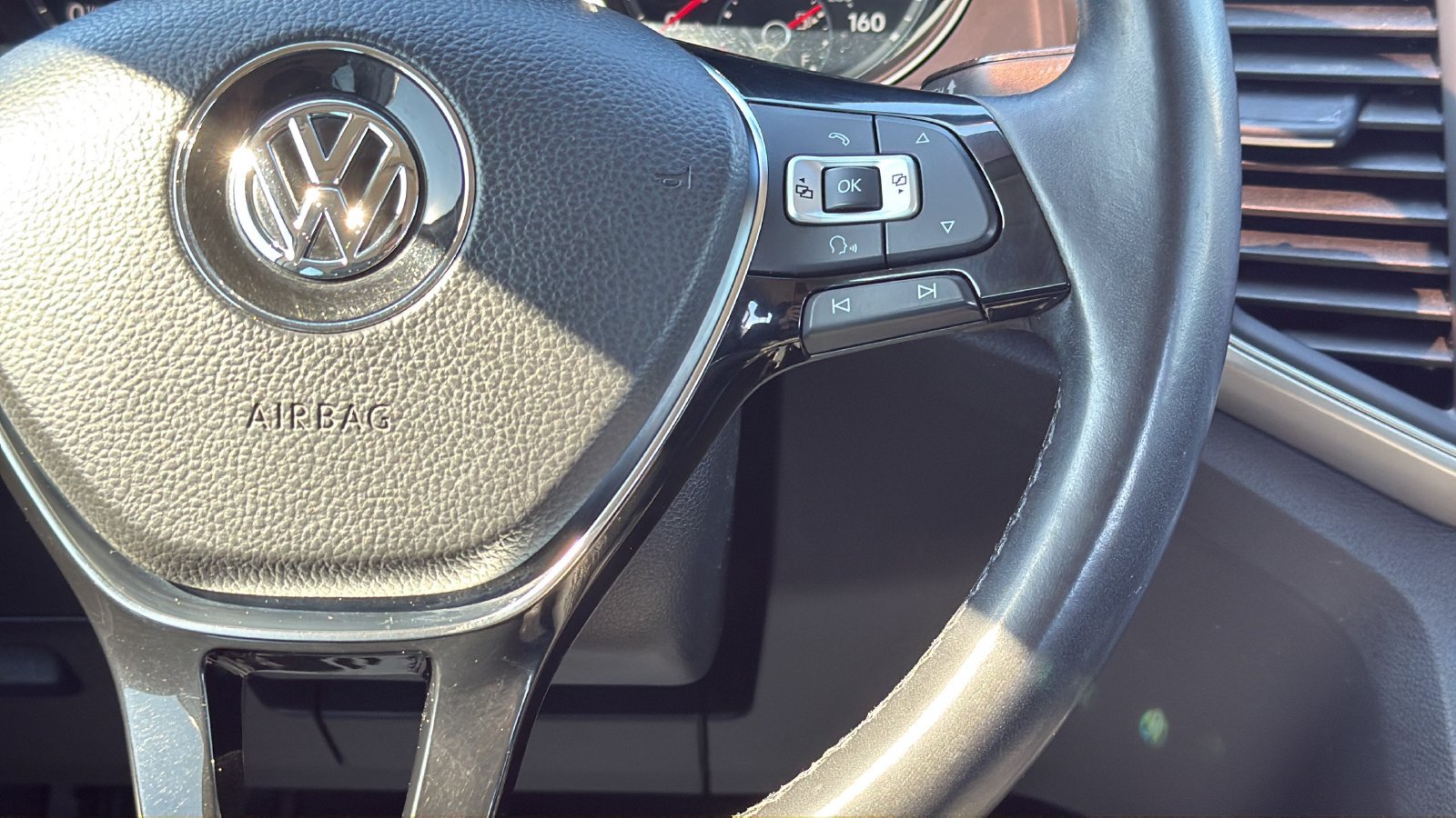 Used 2018 Volkswagen Atlas SE FWD image 12