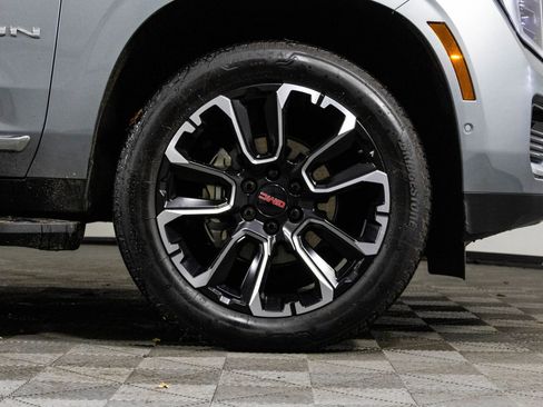 Used 2025 GMC Yukon Elevation image 42