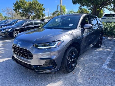 Used 2023 Honda HR-V EX-L image 2