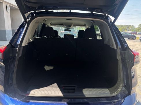 Used 2025 Nissan Rogue SV image 33