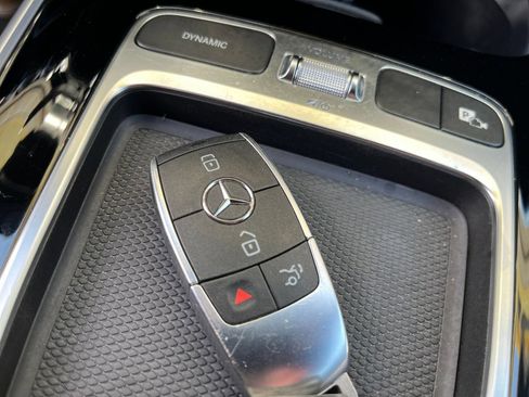 Used 2025 Mercedes-Benz GLB 250 4MATIC image 21