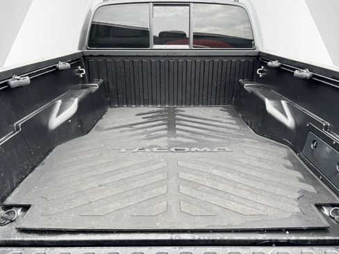 Used 2020 Toyota Tacoma SR image 31