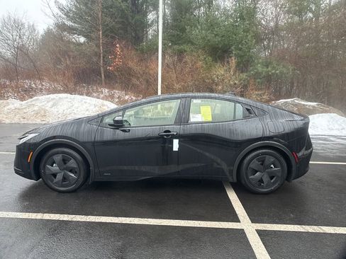 New 2026 Toyota Prius LE image 2