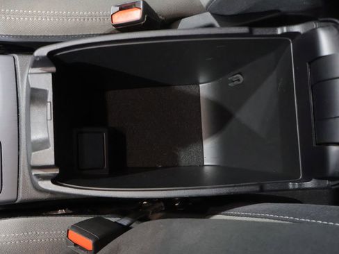 Used 2021 Ford Escape SE image 30