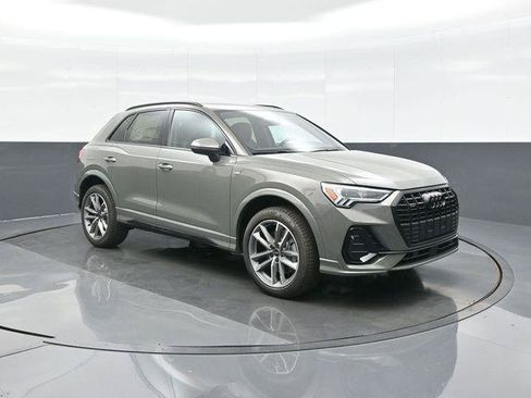 Used 2025 Audi Q3 2.0T Premium w/ Convenience Package AWD/4WD image 1