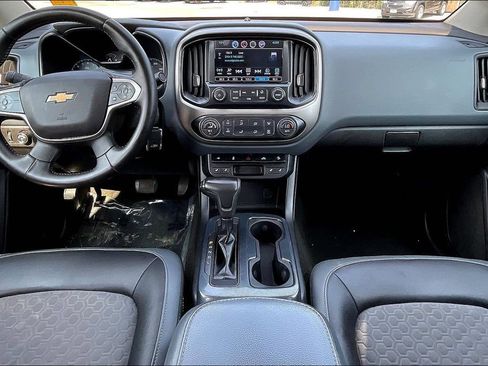 Used 2017 Chevrolet Colorado Z71 AWD/4WD image 5