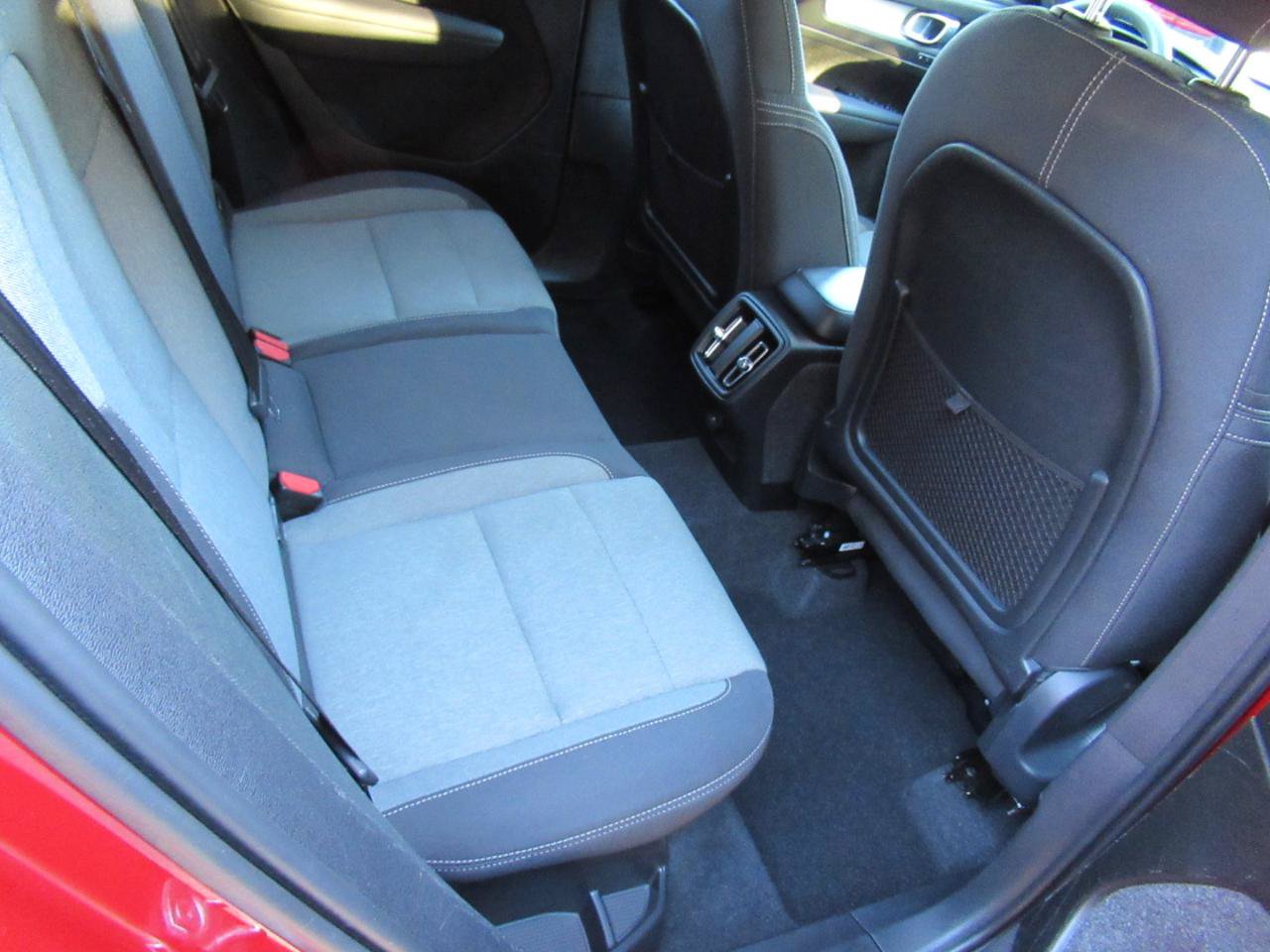 Used 2023 Volvo XC40 B5 Core AWD/4WD image 11