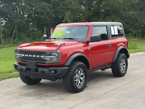 Used 2023 Ford Bronco Badlands AWD/4WD image 3