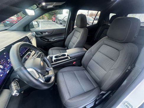 Used 2025 Chevrolet Equinox LT image 35