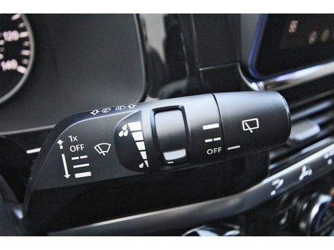 New 2026 Nissan Pathfinder SV w/ SV Premium Package FWD image 18