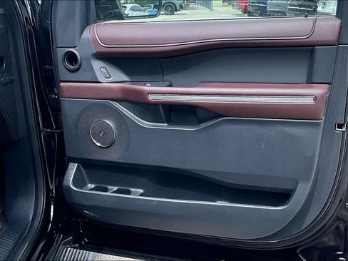 Used 2024 Ford Expedition Limited RWD image 23