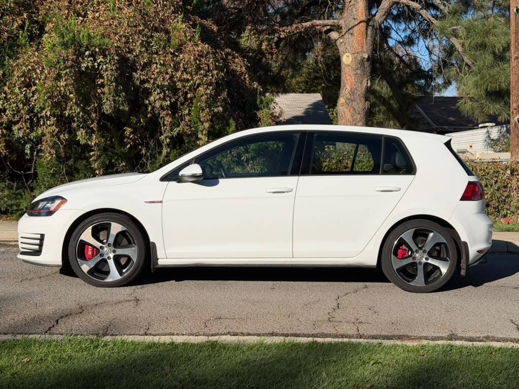 Used 2017 Volkswagen GTI SE FWD image 2