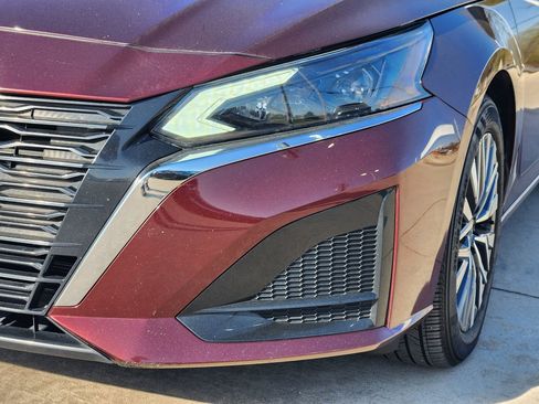 Used 2024 Nissan Altima 2.5 SV image 9