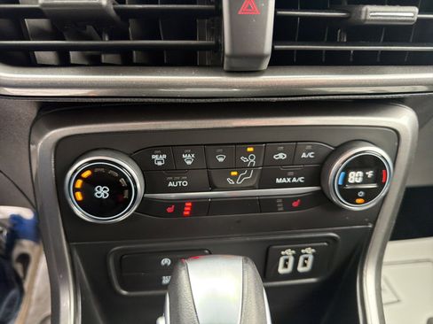 Used 2021 Ford EcoSport SE w/ SE Convenience Package image 28