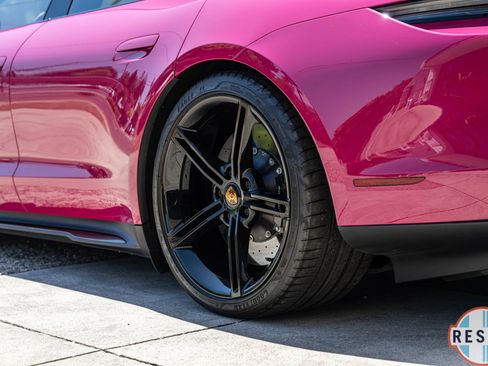 Used 2022 Porsche Taycan Turbo S image 4