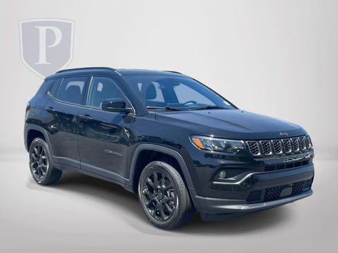 New 2026 Jeep Compass Latitude image 2