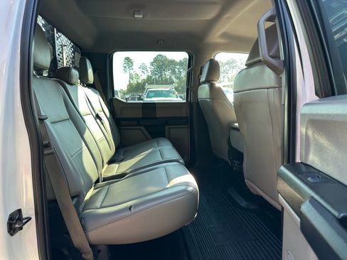 Used 2017 Ford F550 2WD Crew Cab Super Duty image 13