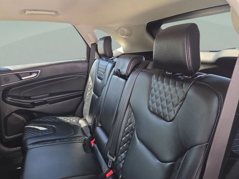 Used 2024 Ford Edge Titanium image 27