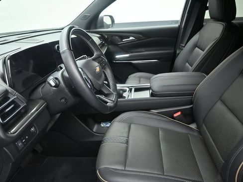 Used 2026 Chevrolet Traverse High Country FWD image 12